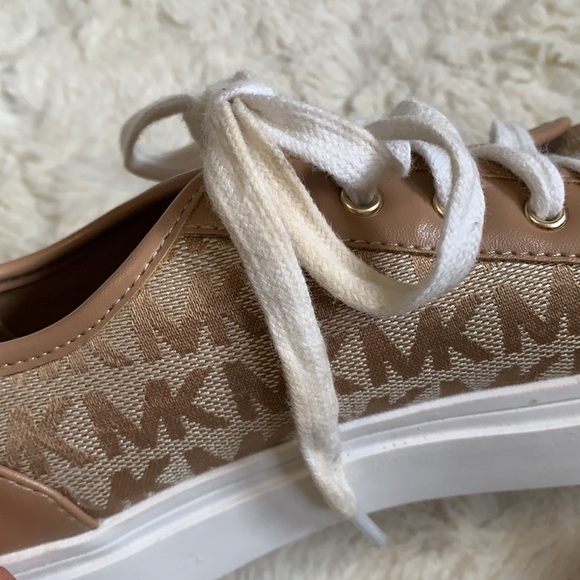 MICHAEL Kors Junior Castella tan monogram Trainers sneakers - Picture 8 of 9